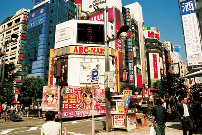 ���n���E�I�[�J�^�ʐ^�W�w���̃o�b�h�E�`���[�j���O�x